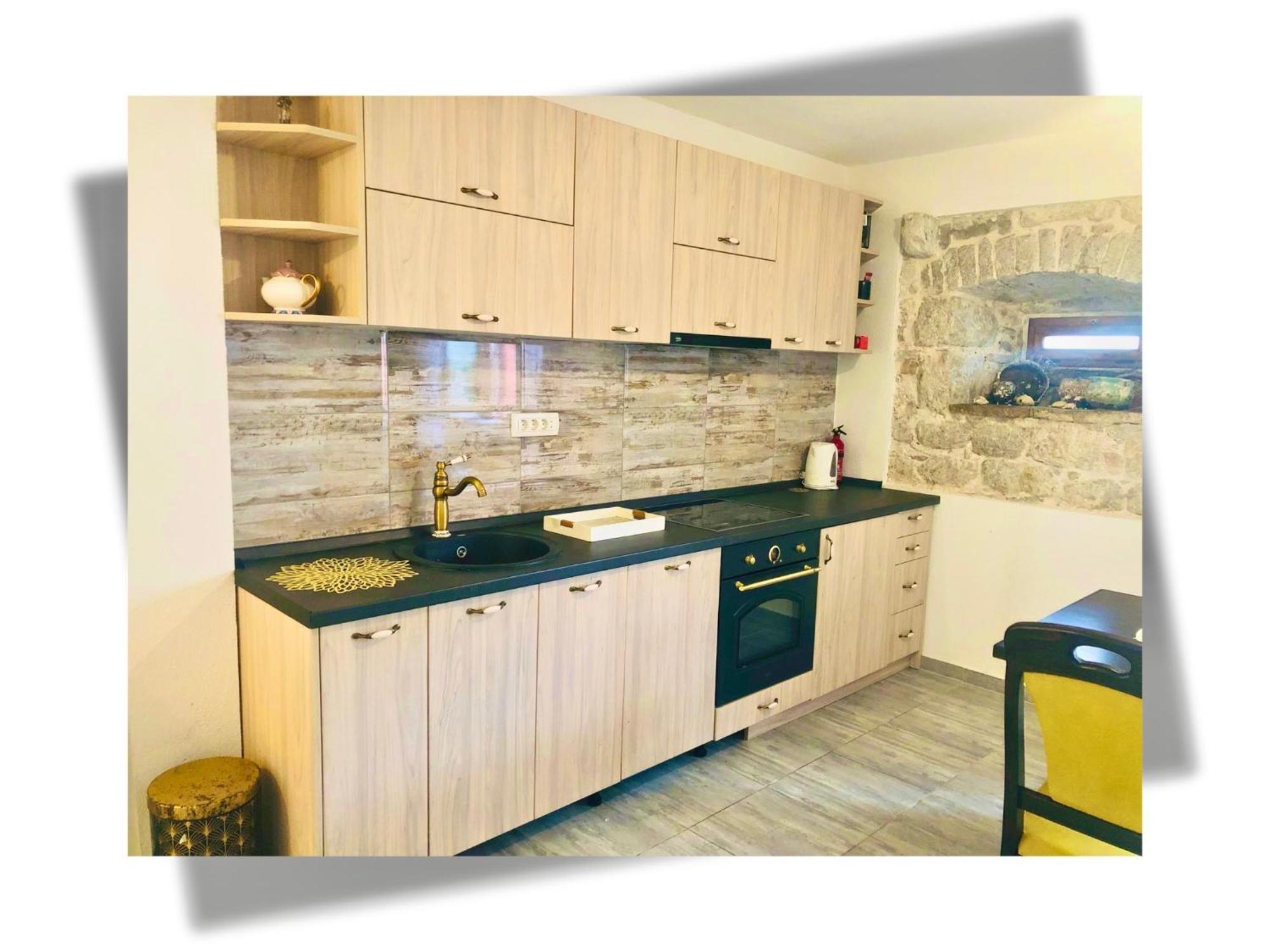 Apartments Djurovic Kotor Bagian luar foto